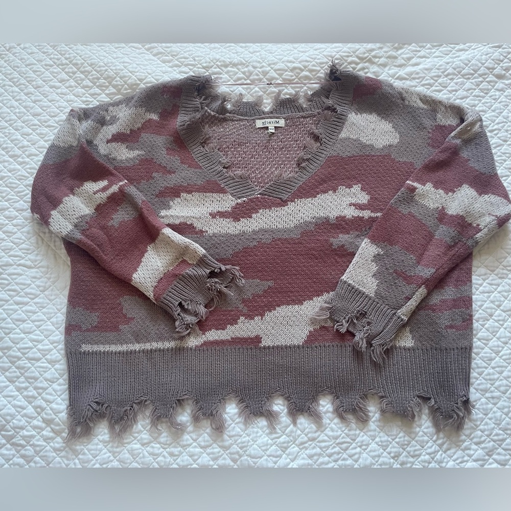 Boutique Miracle Frayed camouflage pattern sweater…. Size: S/M